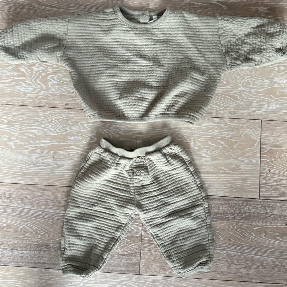 Quincy Mae 2-Piece Waffle Knit Set – 12–18M in Olive
